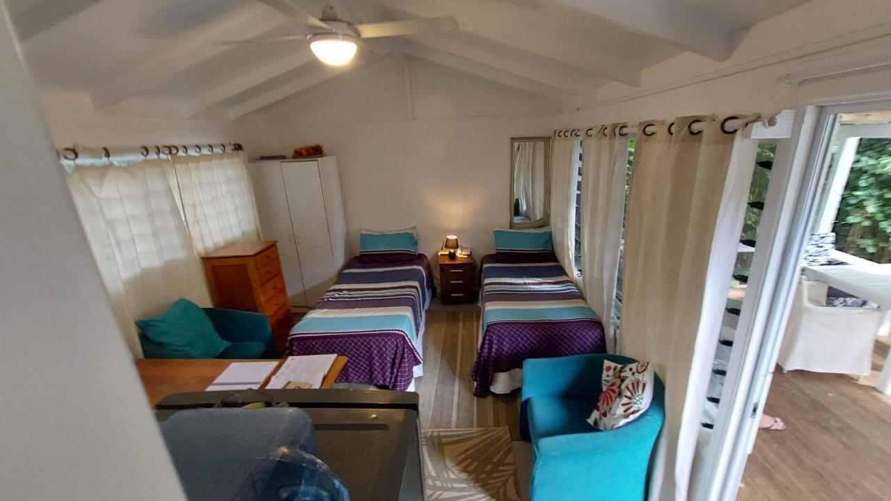 Are Tamarini Beachfront Cottage&River Studio Avarua Camera foto