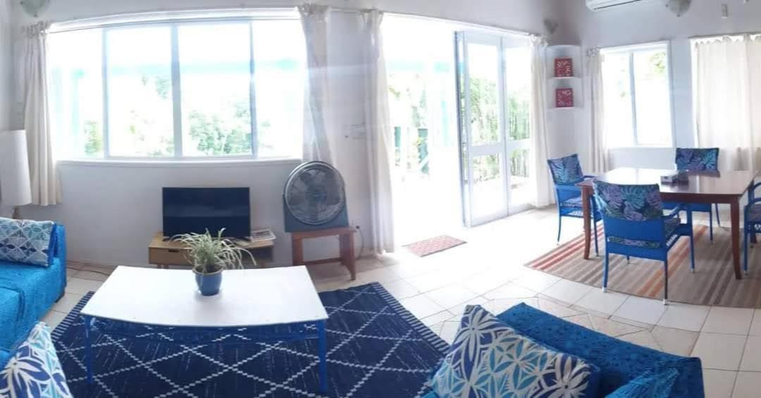 Are Tamarini Beachfront Cottage&River Studio Avarua Camera foto