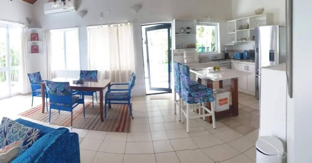 Are Tamarini Beachfront Cottage&River Studio Avarua Camera foto